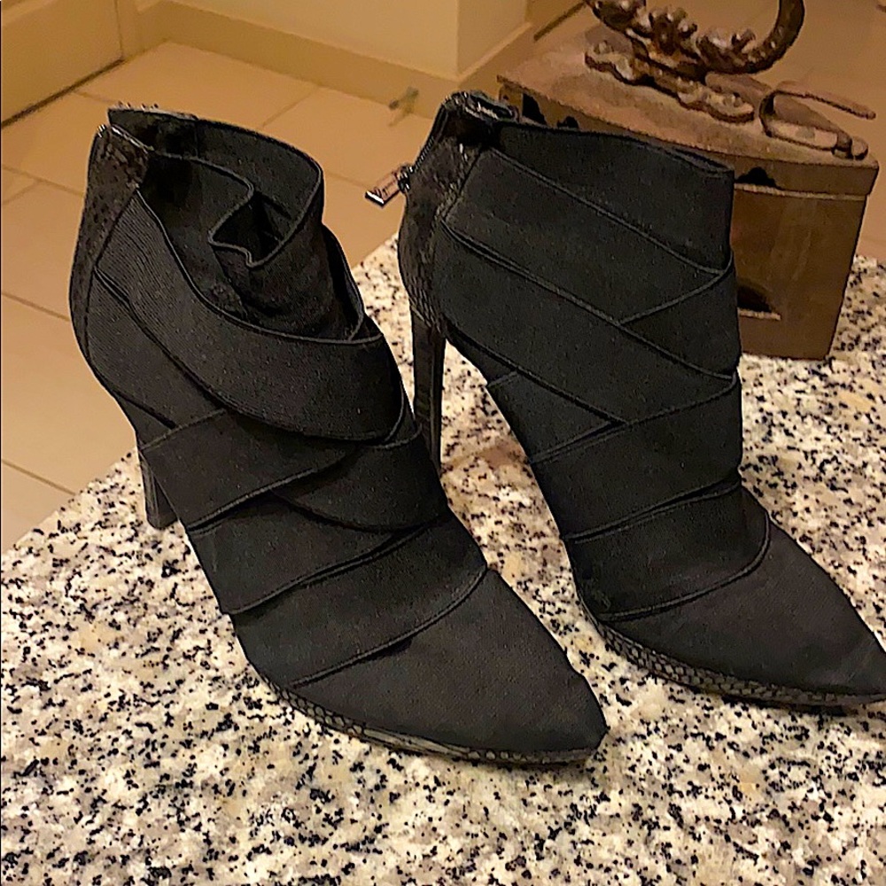 Jessica Simpson black booties size 7